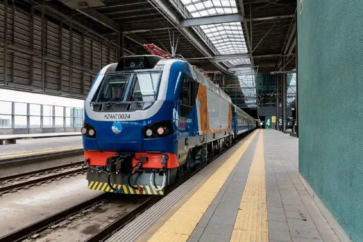 Ауа райының қолайсыздығына байланысты қосымша пойыздар жолға шықты