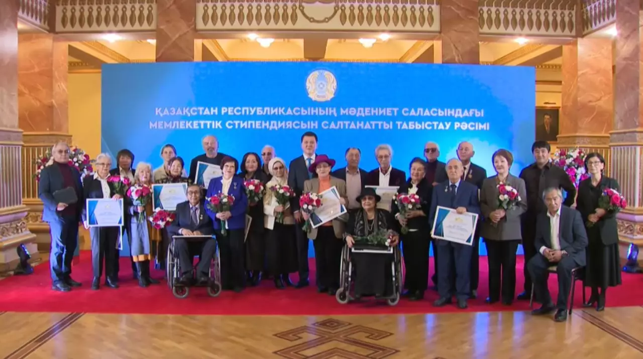 Халық қаһарманы Б. Момышұлының туыстарына Алтын жұлдыз бен «Отан» ордені тапсырылды