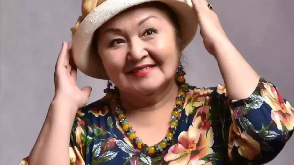 Тойда ән айтып, билеген Лидия Кәденова желіні жарды (ВИДЕО)