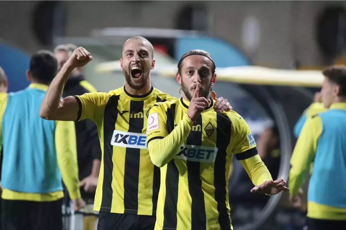 “Қайрат” клубының жұлдызды футболшысы командадан кетті