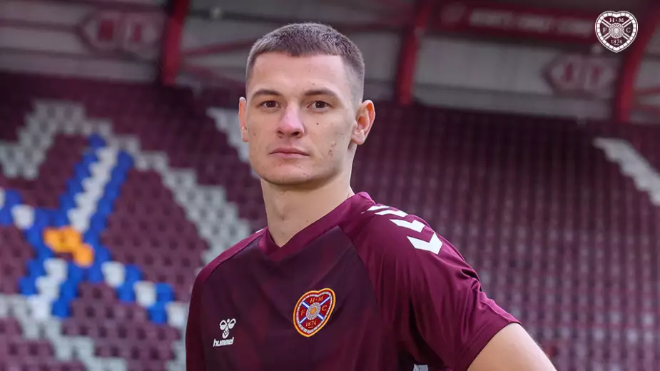 Когда Ислам Чесноков дебютирует за лидера чемпионата Шотландии? 