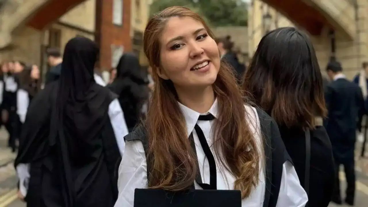 Ақтаулық бойжеткен Оксфорд университетінде оқытушы атанды