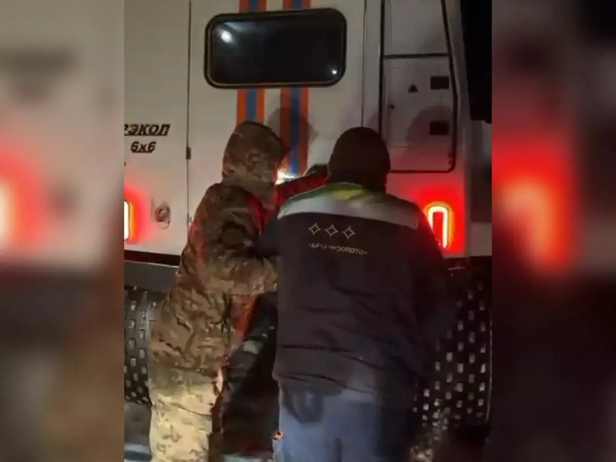 В снежном плену: в Акмолинской области спасатели пришли на помощь путнику