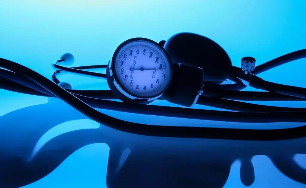 Возвращенные олигархами 1,3 млрд тенге направили на ремонт больницы в СКО