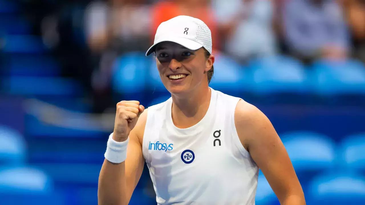 Швёнтек уверенно победила Ламенс на турнире United Cup