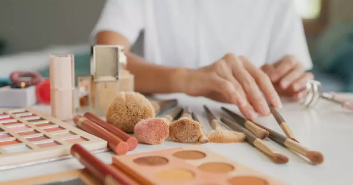   Шариғатта әйелдердің сәнденіп, боянуына рұқсат етілген бе?   