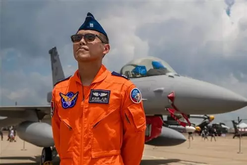 На Тайване продолжаются поиски пропавшего с радаров пилота истребителя