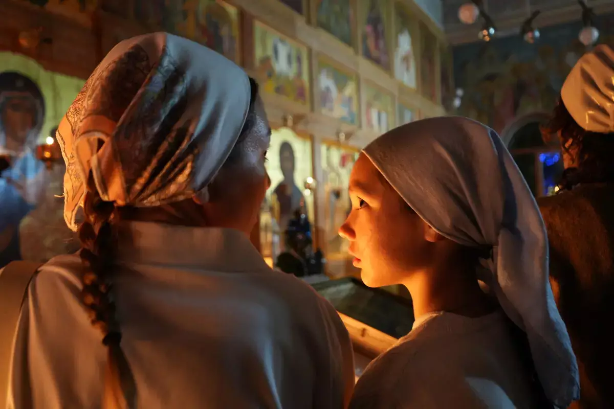 «Тепло свечей и молитв»: как Актау встретил рождественскую ночь - новости на Lada.kz 07.01.2026