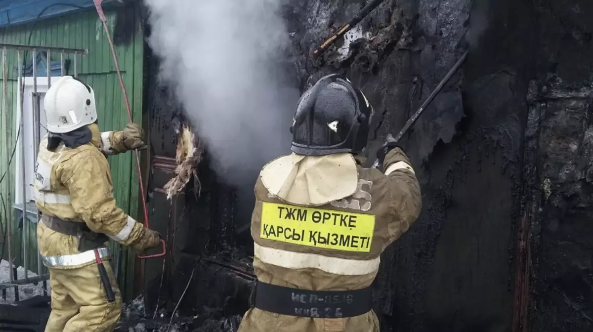Қарағандыда тұрғын үй өртеніп, ер адам адам қаза тапты
