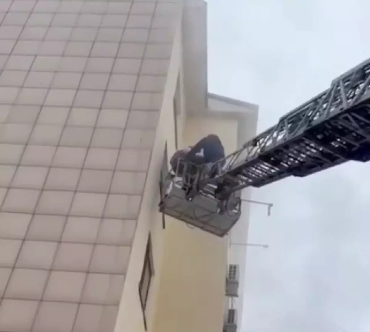 Семь детей спасли из задымленного дома в Талдыкоргане