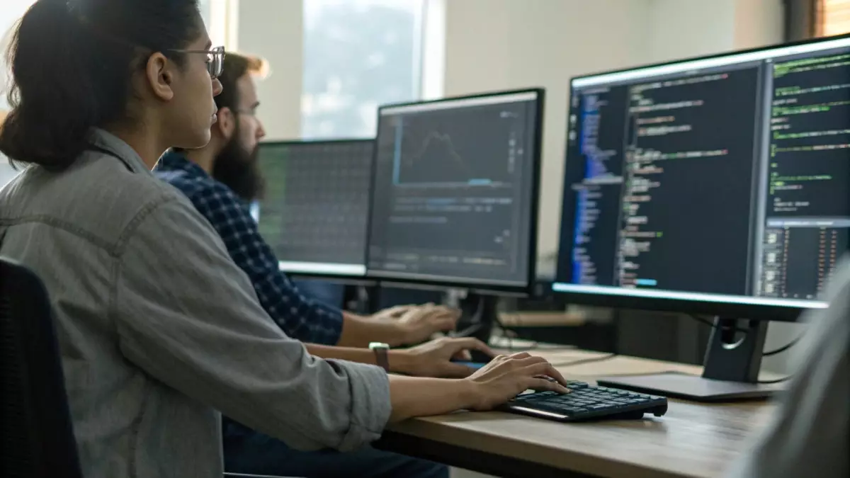 Google нанимает инженеров, чтобы исправлять ошибки ИИ в поиске