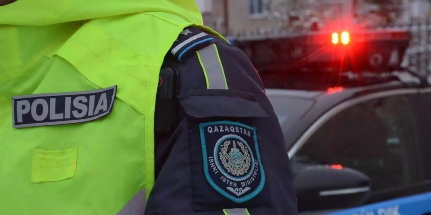 Атырауда екі полицей пара алды деген күдікпен қамалды