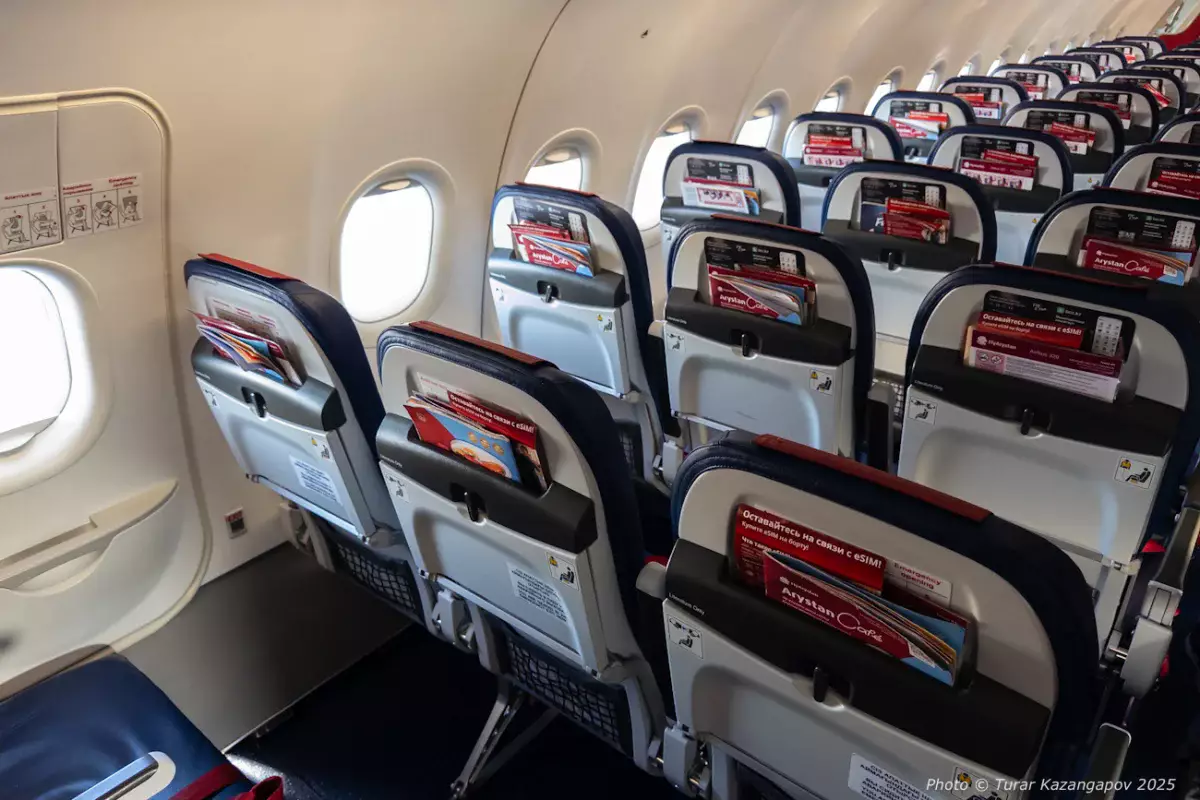 Мужчину с ребенком не допустили на рейс Алматы - Астана