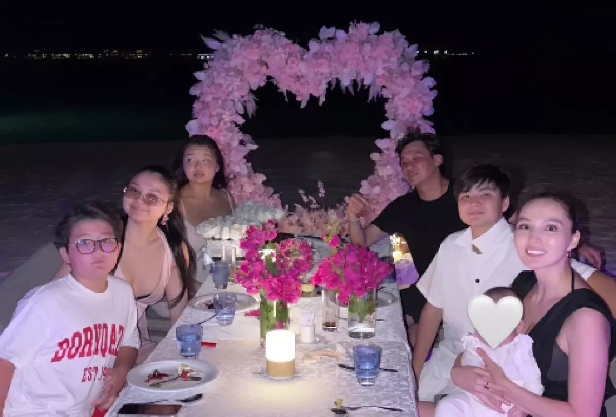 Дочь Кайрата Нуртаса и Жулдыз Абдукаримовой отмечает 18-летие