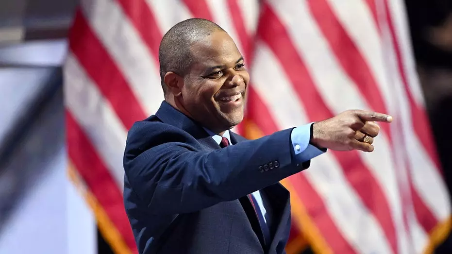 Мэр Далласа предсказывает «лавину» ухода финансовых фирм Нью-Йорка из-за новых социалистических политик Мамдани.