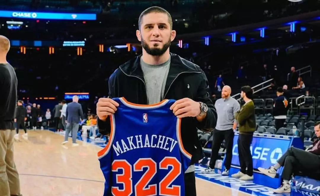 Ислам Махачев баскетболшы атанды (ВИДЕО)