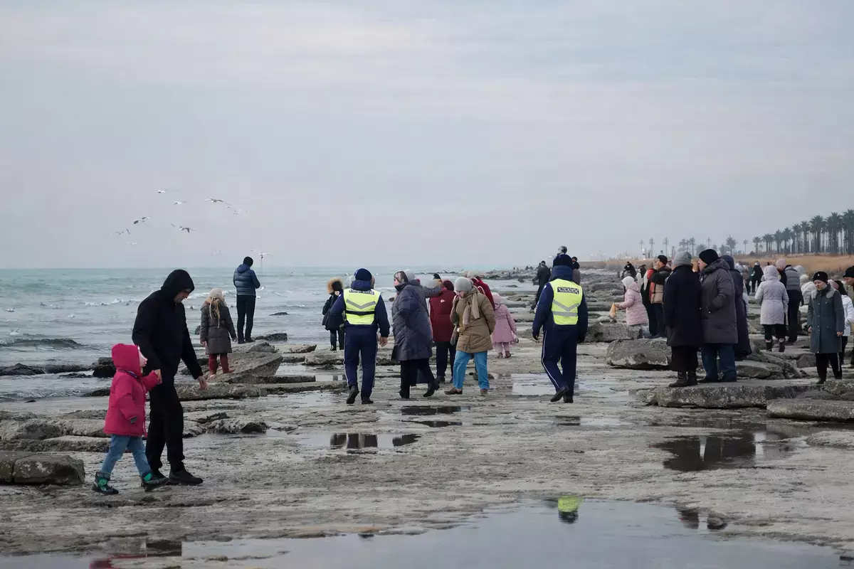 Полицейские обратились к жителям и гостям Актау - новости на Lada.kz 08.01.2026