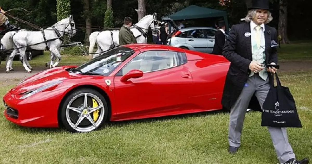   3 миллиард байлығынан ұялмай, «бұл Құдай мен директорлар кеңесіне байланысты» деген   