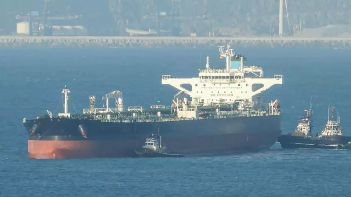 АҚШ екі апта аңдыған Ресейдің мұнай танкерін басып алды