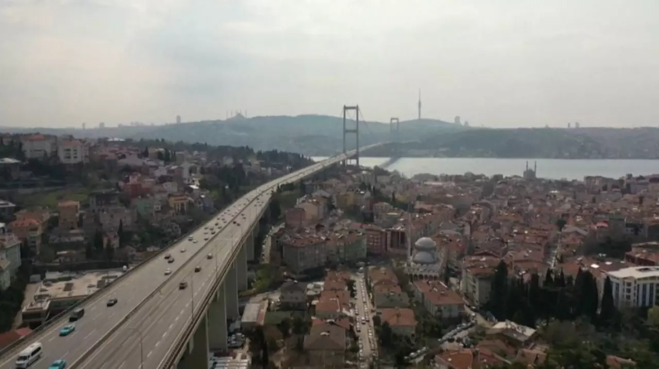 Ураган и ливни ожидаются в Стамбуле