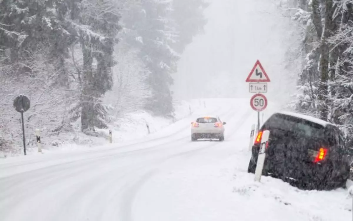 Студенты погибли в ДТП на трассе Алматы - Бишкек