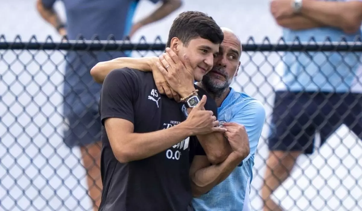 Гвардиола в восторге от игры Хусанова: Что сказал тренер?