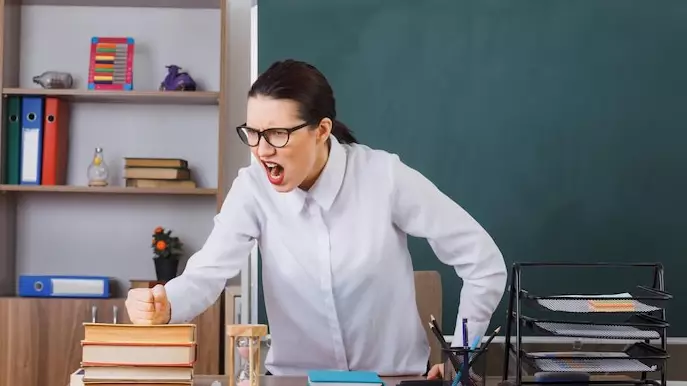 "Оқушыға қойылатын өтірік баға": "Самопал" мұғалімдердің кесірінен қоғамды сауатсыздық жайлап жатыр" дейді қоғам белсендісі