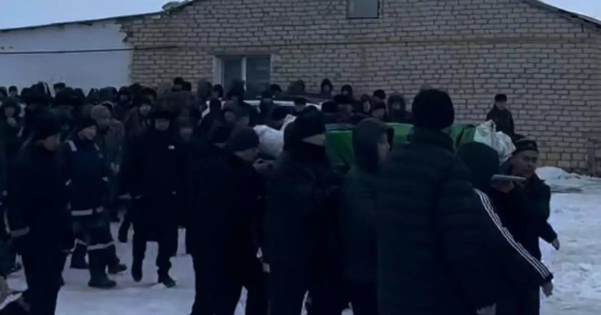  Убийство в Атырауской области: в селе Жангелдин похоронили погибших супругов 