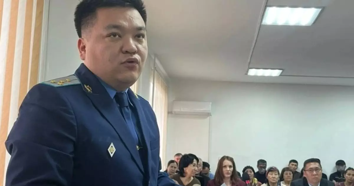  Атпен сүйреп өлтірген. Прокурор Айзат Жұманованың күйеуін 15 жылға соттауды сұрады 