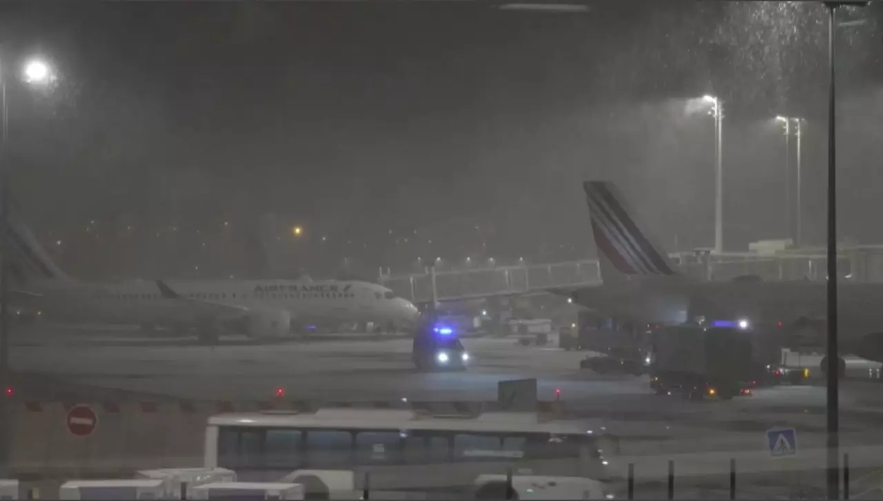 Францияда әуе рейстері тоқтап тұр