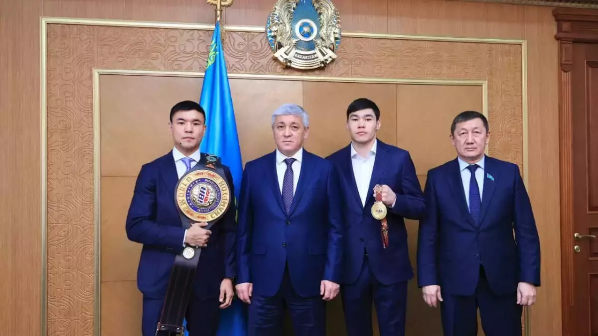 Қарағанды әкімі Жүсіпов пен Аққалықовқа қомақты сыйақы табыстады