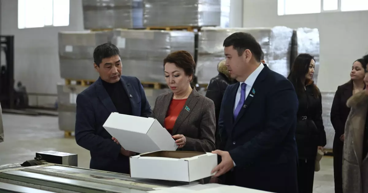   Депутаттар ақтөбелік сайлаушылармен еңбек адамдарын қолдау мәселелерін талқылады   