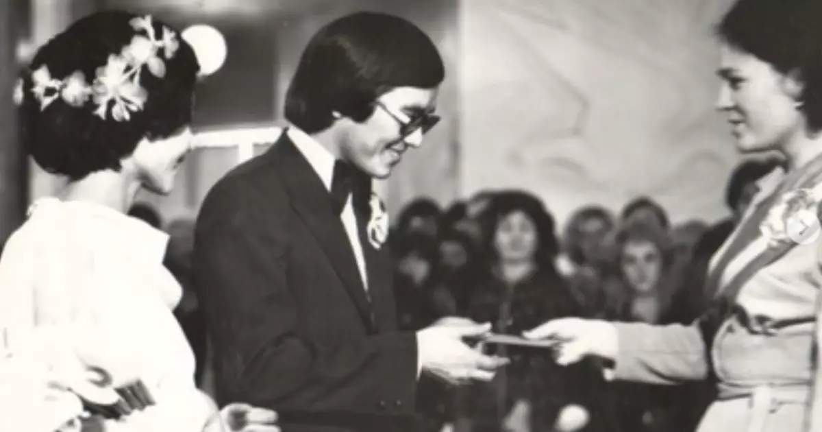   Роза Рымбаева марқұм жары Тасқын Оқаповпен бірге түскен сирек суреттерін жариялады   