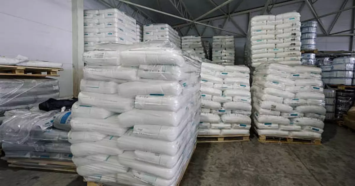  Қостанайда жұмысшының үстіне бір тонна ұн қаптары құлап кеткен 