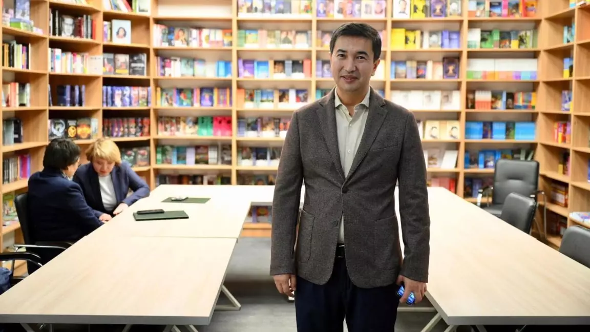 ҚызПУ-дағы Coffee Book жабылуы мүмкін: баспагер министр ашқан алаңды жаңа ректор жаппақ екенін айтты