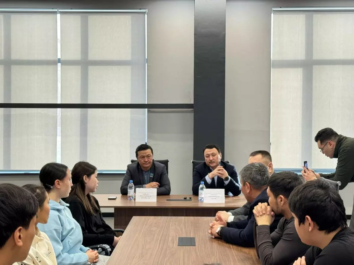 Депутаты Мажилиса обсудили вопросы поддержки детского спорта с жителями Жезказгана