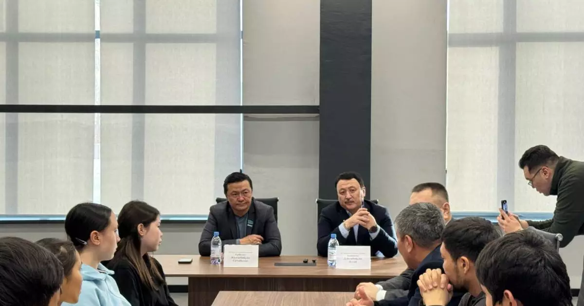  Мәжіліс депутаттары жезқазғандықтармен бұқаралық спортты дамыту ісін талқылады 