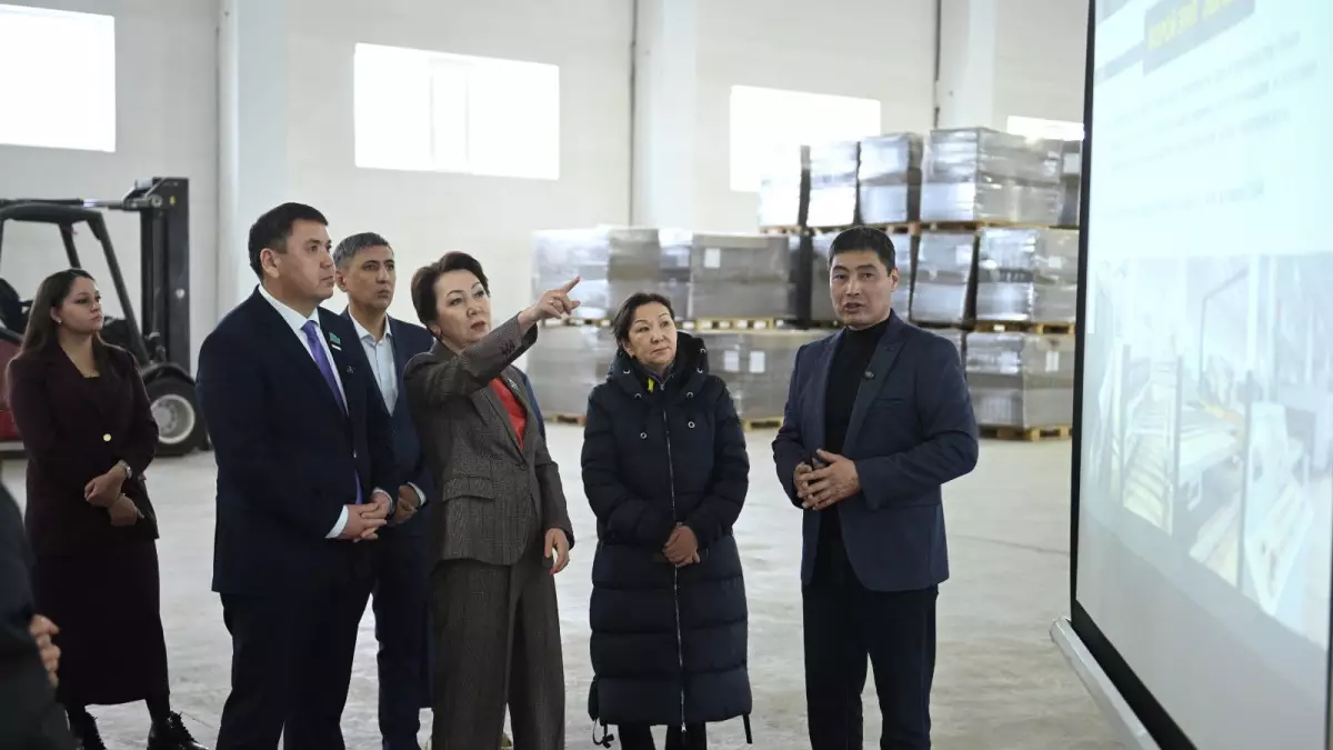 Депутаттар ақтөбелік сайлаушылармен еңбек адамдарын қолдау мәселелерін талқылады