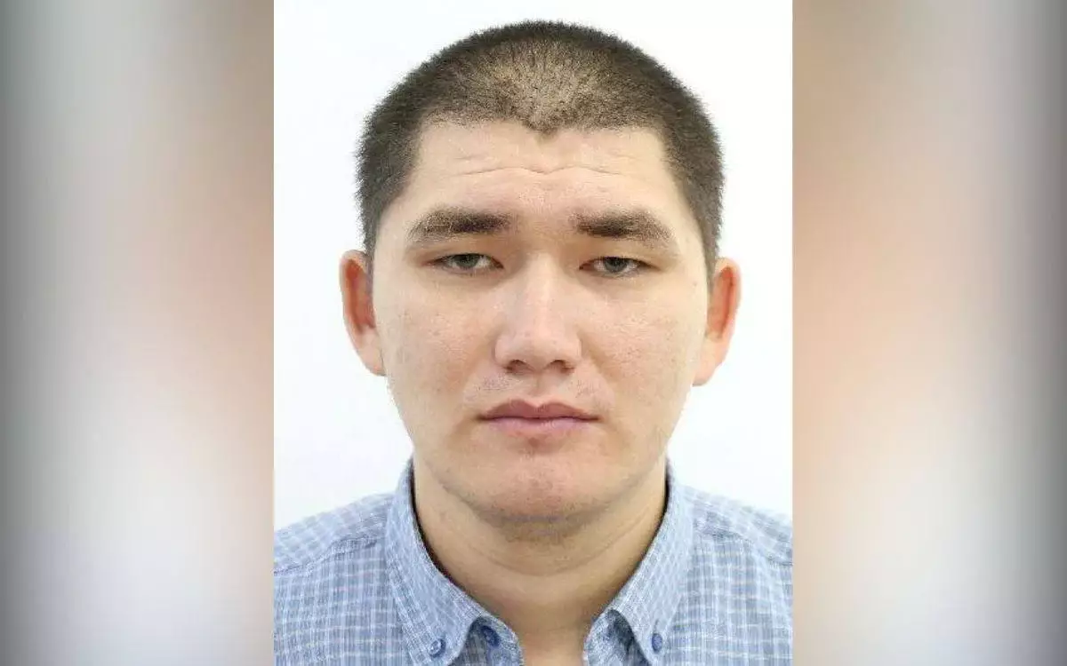 Опубликовано фото возможного убийцы семьи из Атырауской области