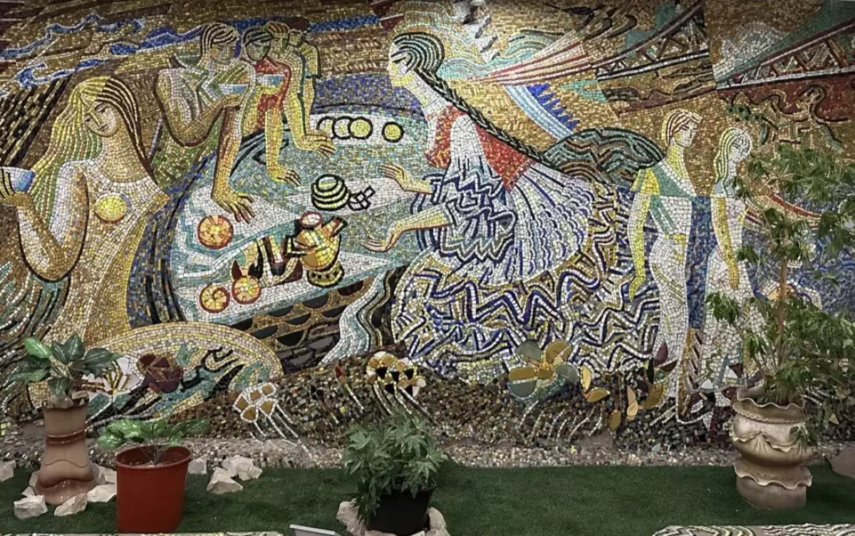 «Осколки» памяти: почему в Астане не хотят сохранять шедевры советской мозаики