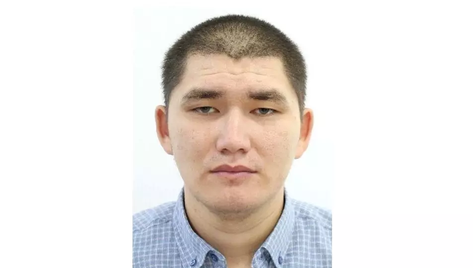Опубликована ориентировка на подозреваемого в убийстве членов семьи в Атырауской области