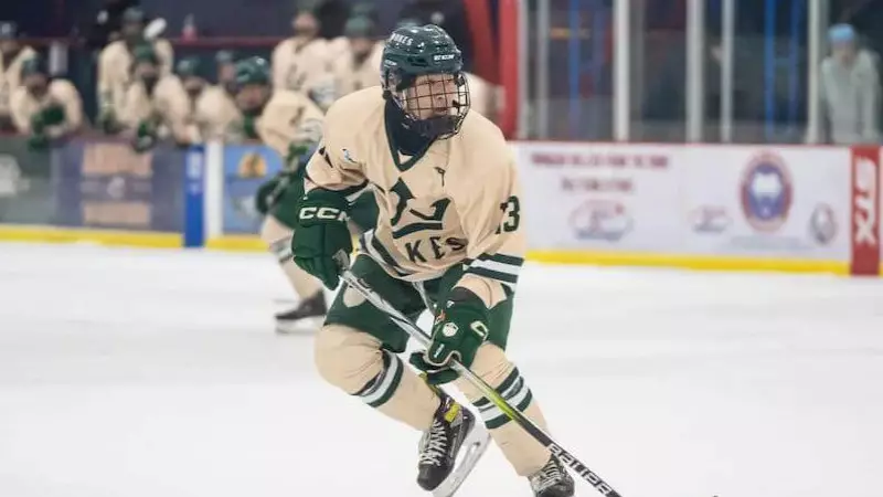 17 жастағы қазақстандық хоккейші OHL-де шайба соқты