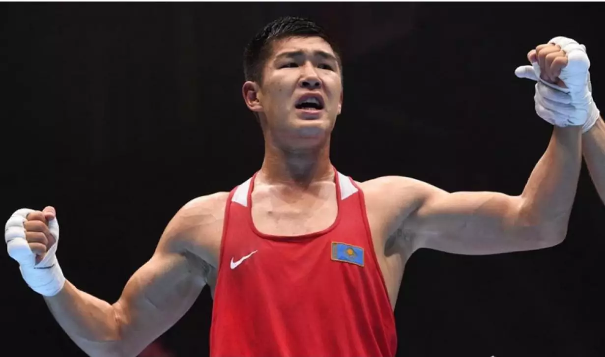 Атақты Ла Крузды тізе бүктірген қазақстандық боксшы мансабын аяқтады