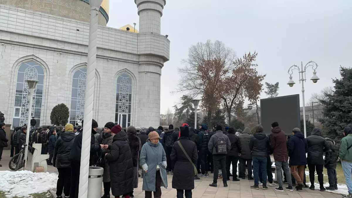 В Алматы прощаются с актёром Муратом Бисенбиным