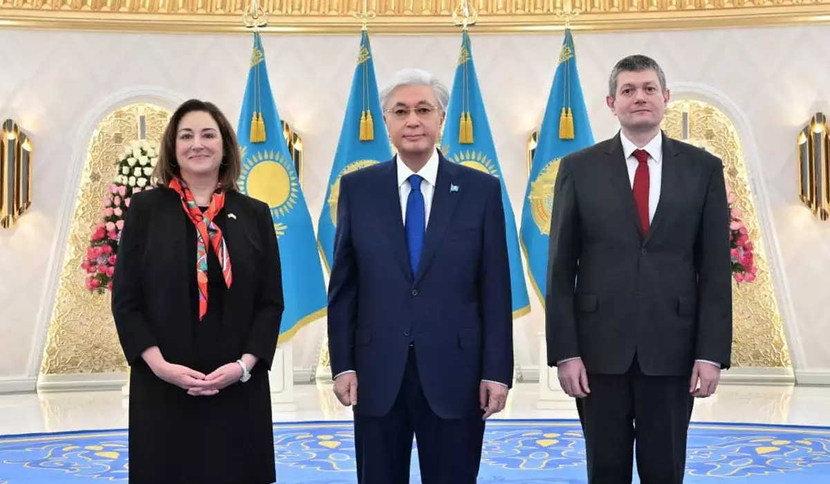 «Трамп мырзамен достық рәуіште әңгіме өрбіттік»: АҚШ елшісі Тоқаевқа сенім грамотасын табыстады