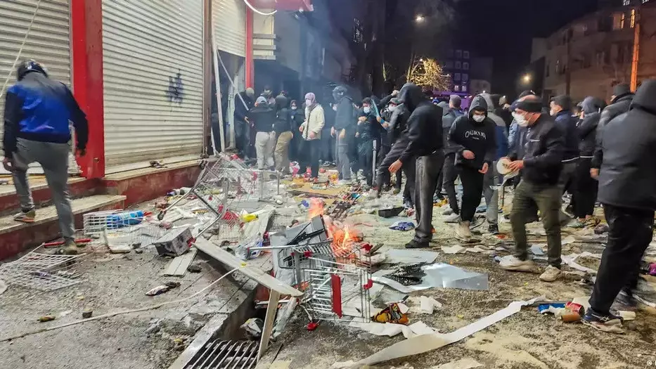 Ирандағы халық наразылығы шарықтау шегіне жетті