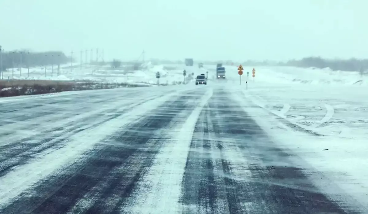 «Ауа райы нашар»: Жетісу облысындағы тас жол қатарынан үш күн жабық тұрады