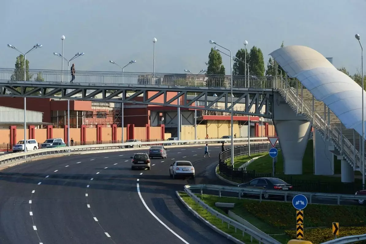 Смертность на дорогах снизилась на 9,4%: что стоит за официальной статистикой