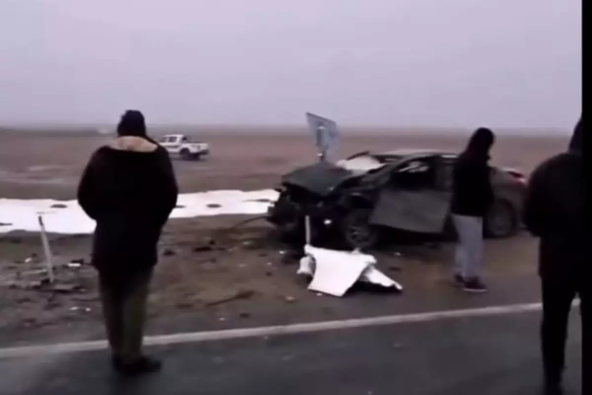 Грузовик и легковой автомобиль столкнулись на "астраханке"