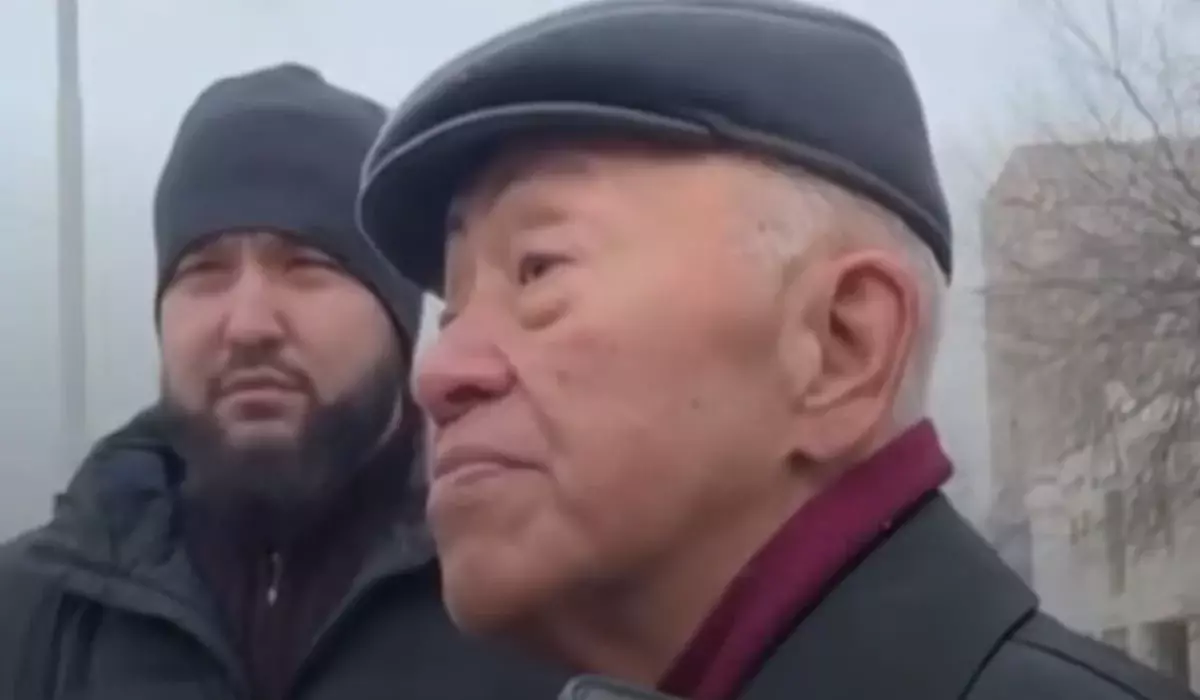 «Он должен был хоронить нас»: убитый горем отец Мурата Бисембина вызвал волну сочувствия (ВИДЕО)